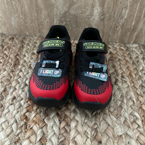 Brand new boys light up Sketchers shoes - Picture 2 of 2